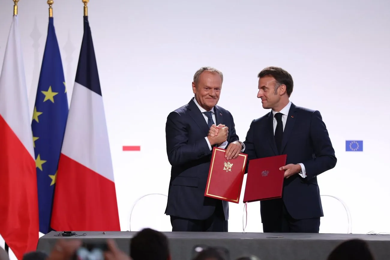 France and Poland have signed a treaty on friendship and deepening cooperation France and Poland have signed a treaty on friendship and deepening cooperation