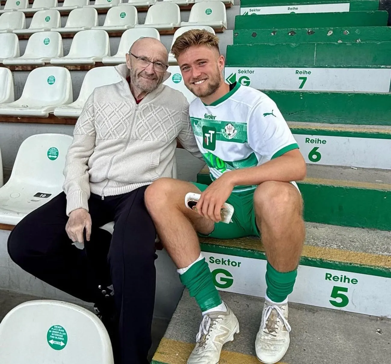 Phil Collins' son shared a rare photo with his father: details Phil Collins' son shared a rare photo with his father: details