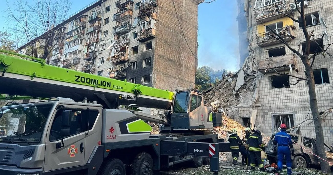 В Соломенском районе Киева в одном из домов, пострадавших от обстрела 17 июня, произошло разрушение внутренних конструкций - КГГА